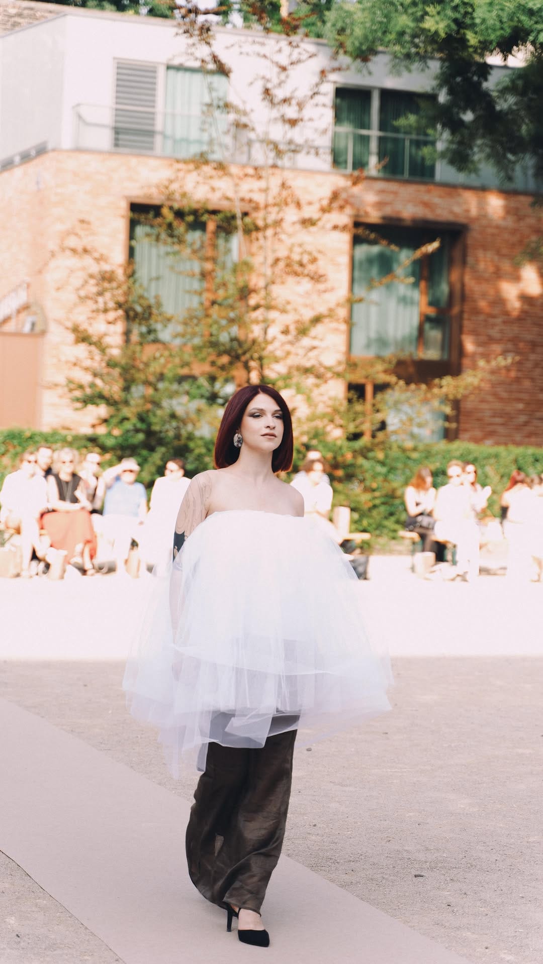 Post 5 by Lise Sontag on Instagram (video)