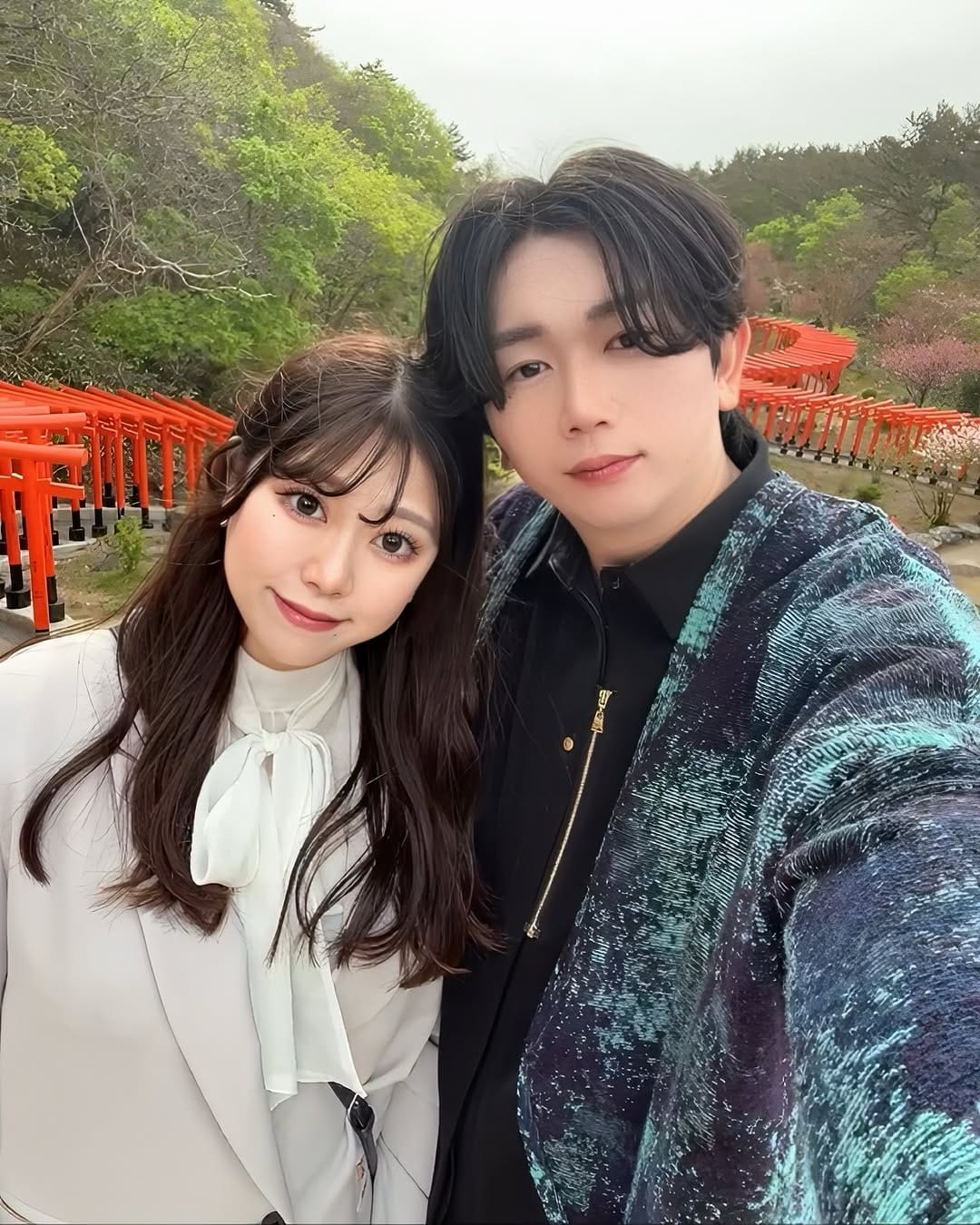 Post 5 by 미소년군/微男子くん on Instagram (carousel)