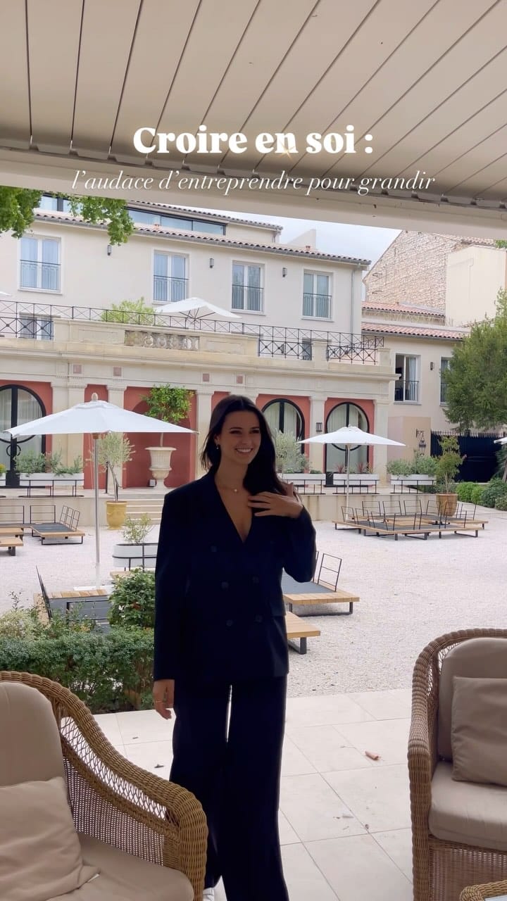 Post 10 by Lola Brengues 🦋 on Instagram (video)