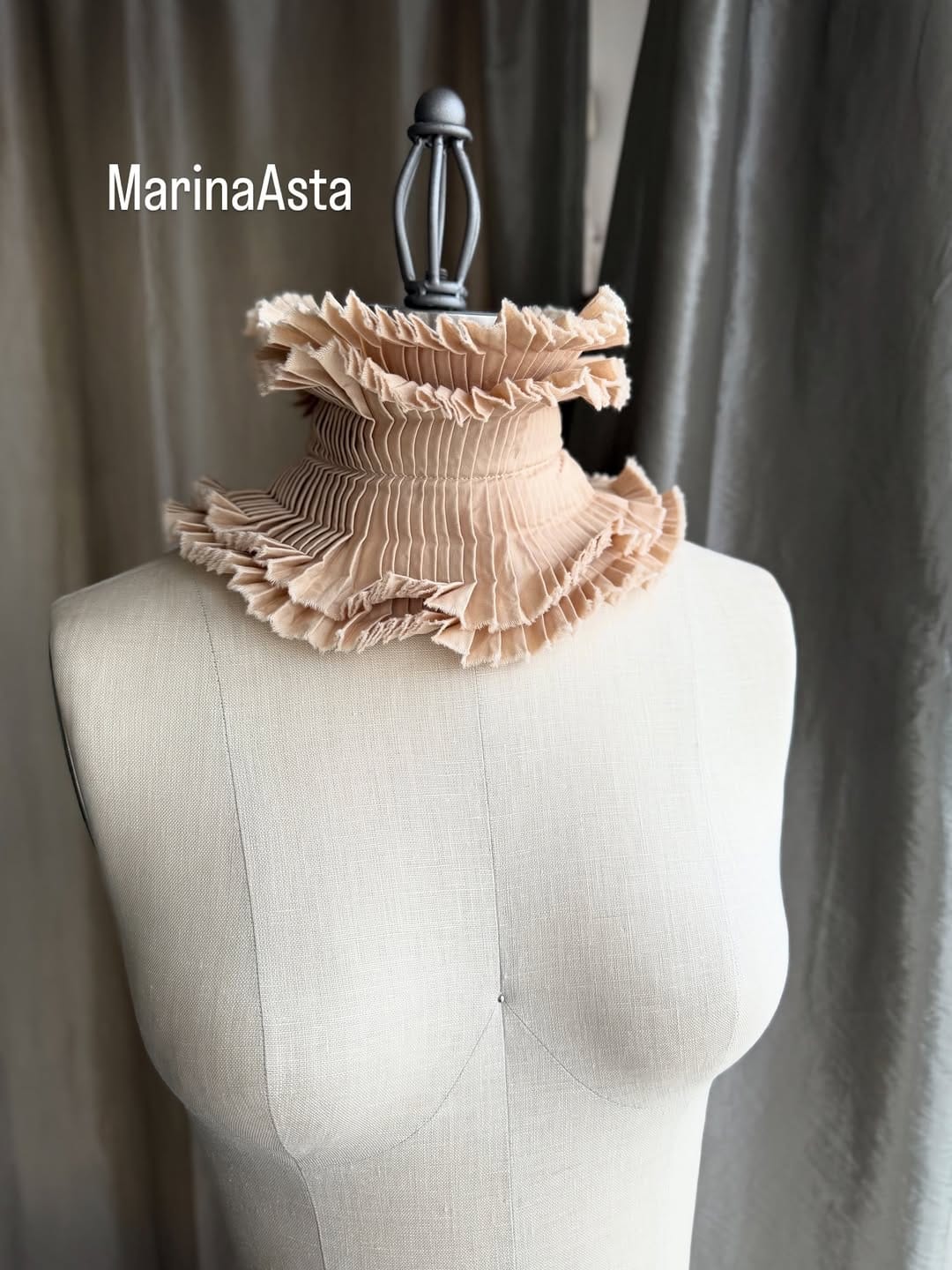 Post 4 by Marina Asta on Instagram (carousel)