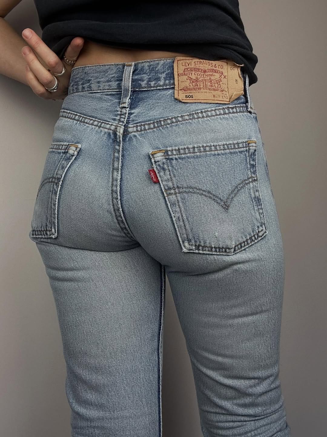 Post 4 by Denim Vintage Trésors - Levis Vintage seller on Instagram (carousel)