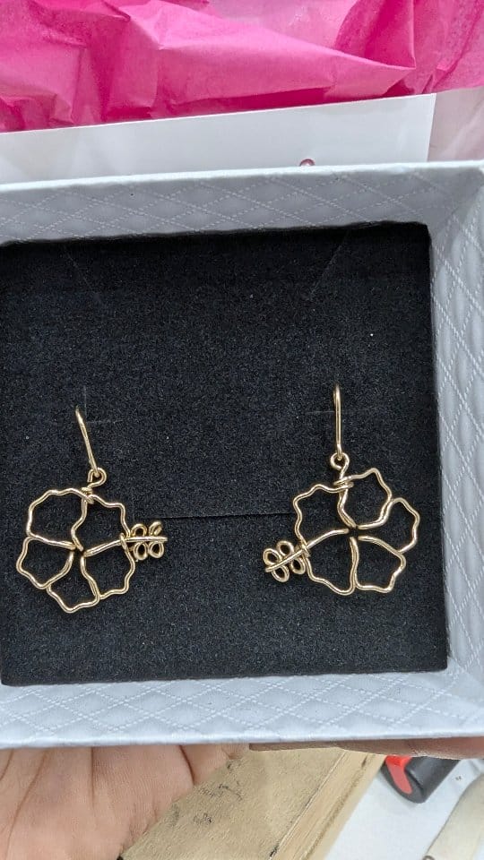 Post 2 by BIJOUX DÉLICATS Fait-main on Instagram (video)