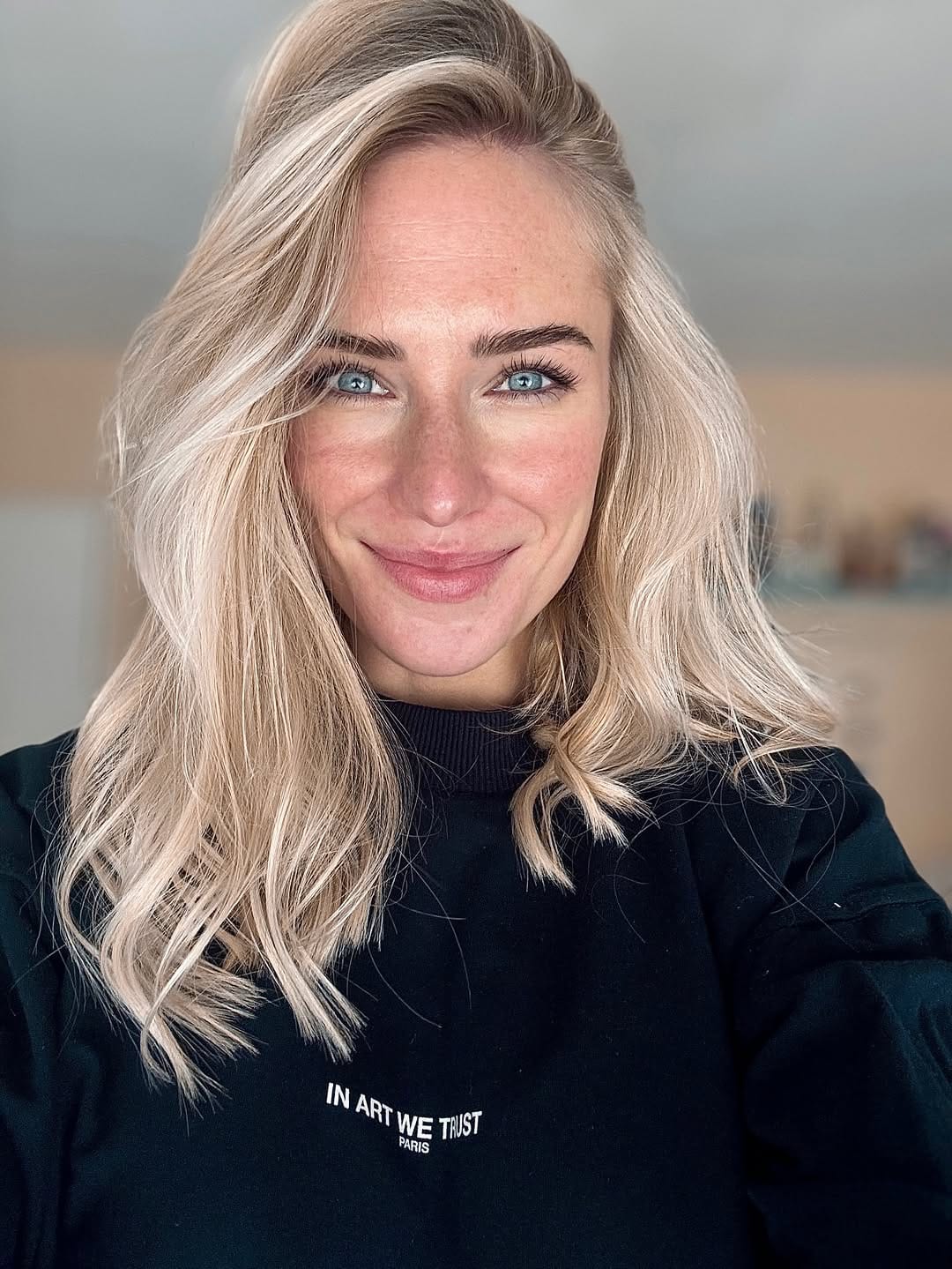 Post 8 by Eva Mikulski ☆ on Instagram (image)