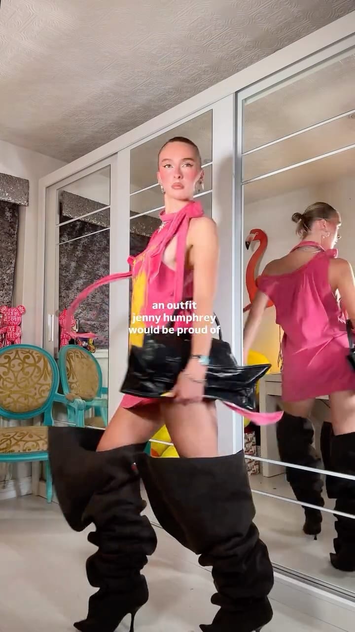 Post 1 by Paris Artiste on Instagram (video)