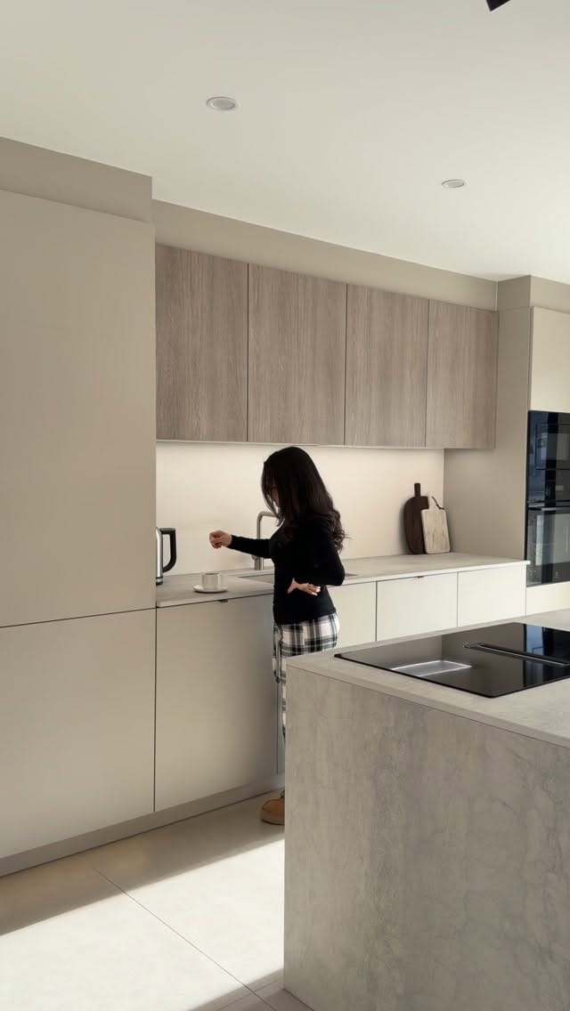 Post 10 by Asli on Instagram (video)