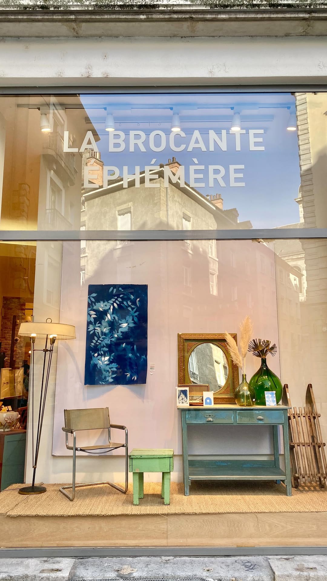 Post 3 by Vide Déco on Instagram (video)