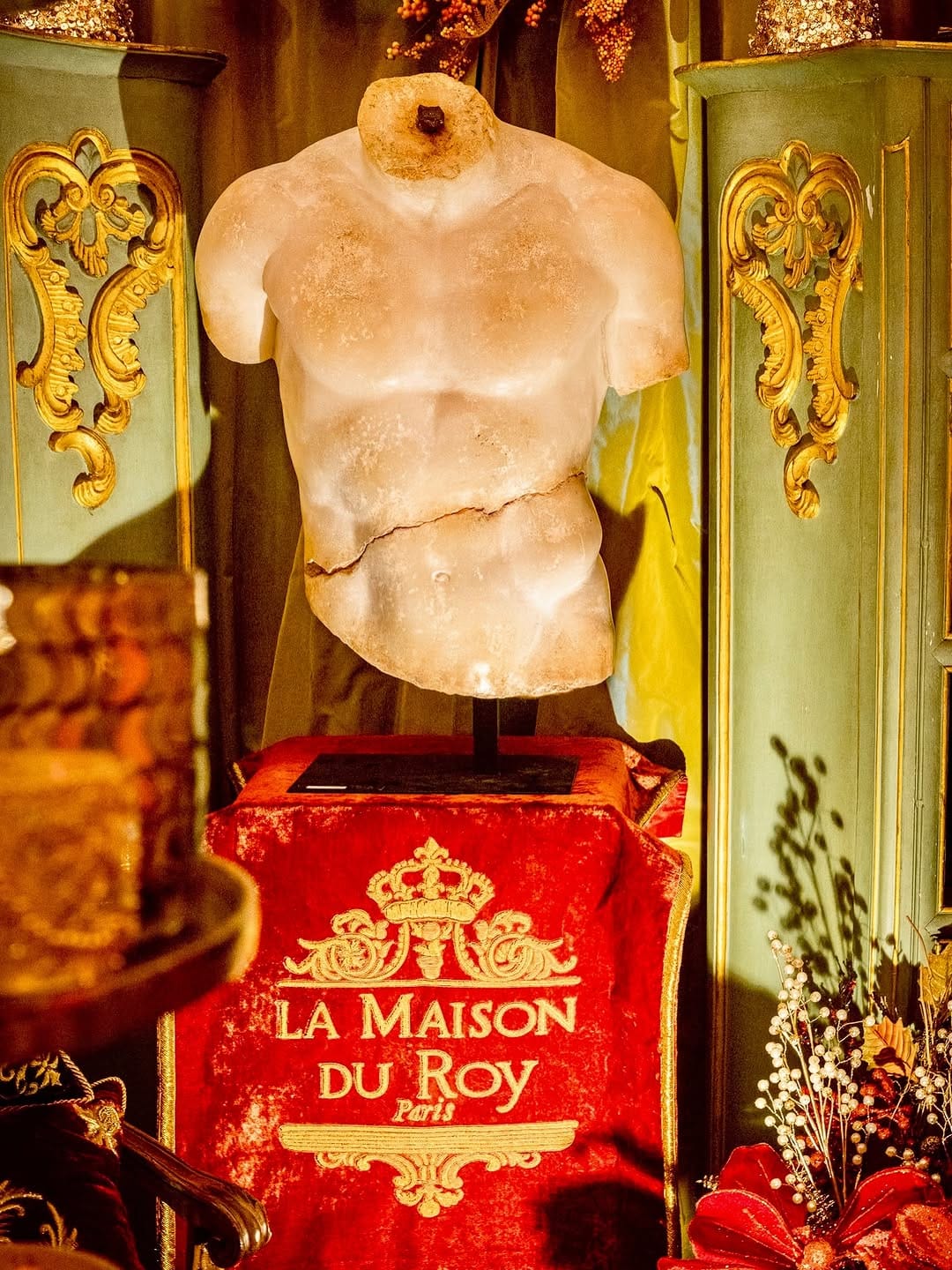 Post 4 by La Maison du Roy on Instagram (carousel)