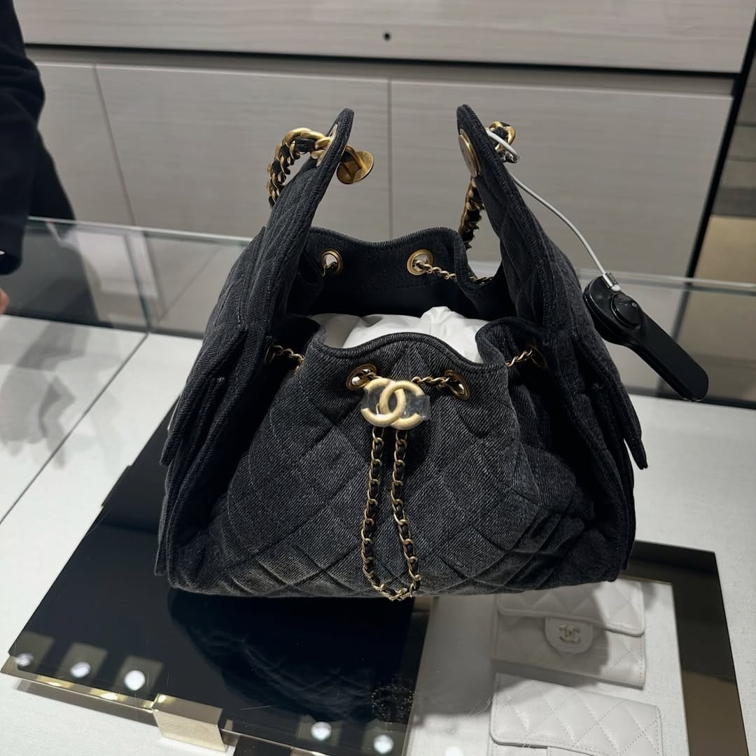 Post 2 by Devolo Shoppers on Instagram (carousel)