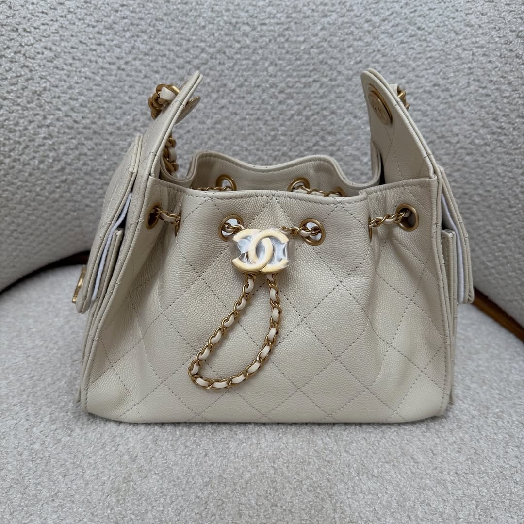 Post 6 by Devolo Shoppers on Instagram (carousel)