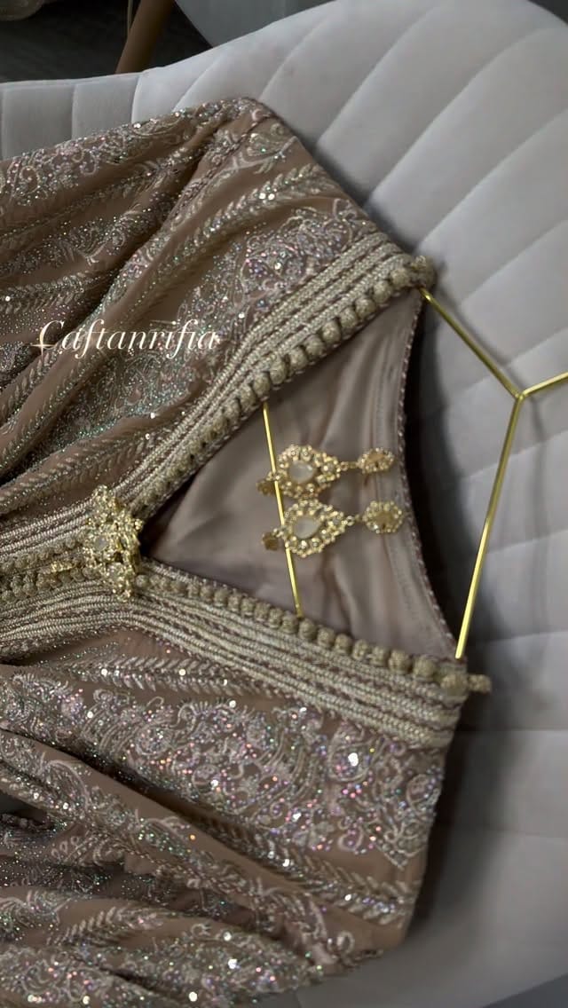 Post 4 by Caftanrifia on Instagram (video)