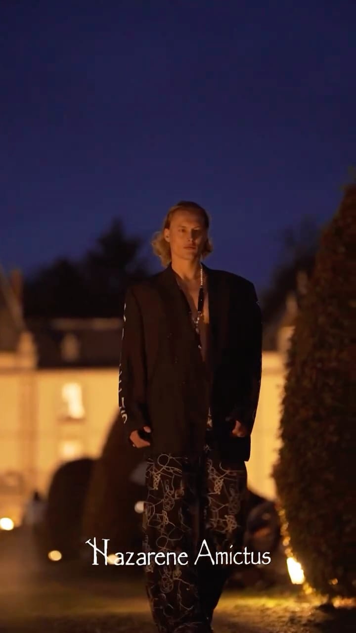 Post 7 by Vladislav De Gallery on Instagram (video)