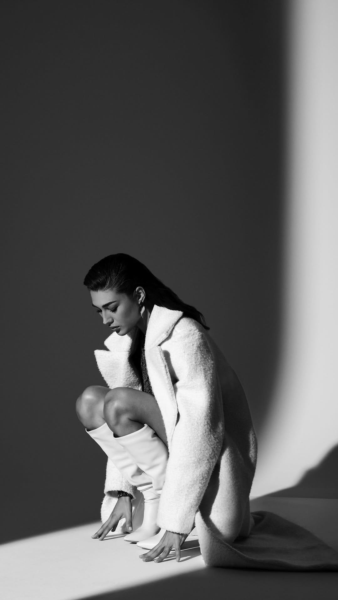 Post 4 by Naomie brl on Instagram (video)