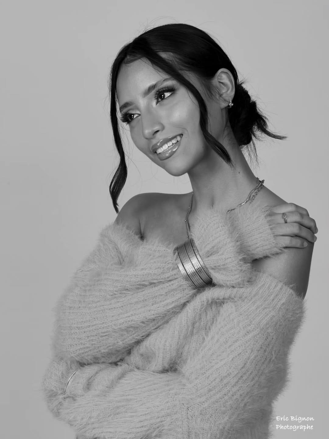 Post 4 by 🇫🇷/🇨🇴 Catalina Gayral 🇨🇴/🇫🇷                Photo/Défilé/Clip/Pub on Instagram (image)