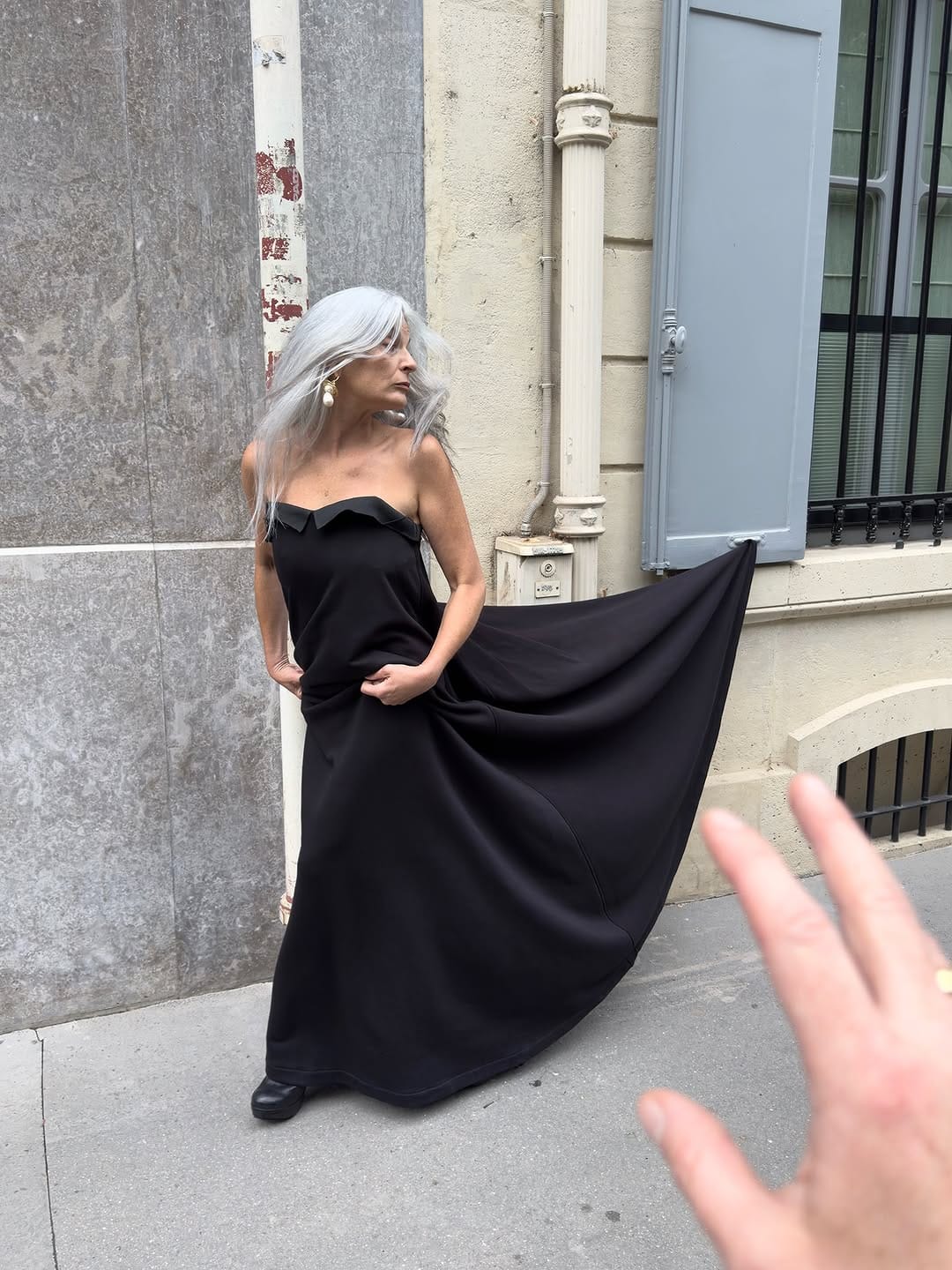 Post 2 by Anne Le Bars | Grey Hair Model 50+ on Instagram (carousel)