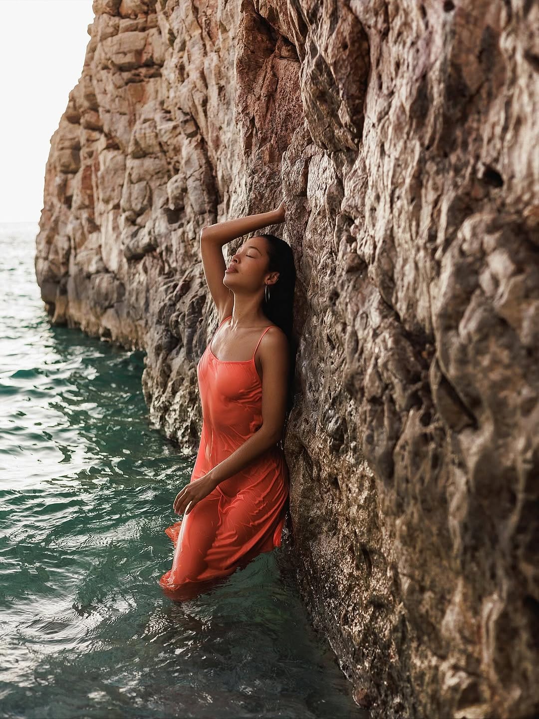 Post 10 by Violaine Frédérique on Instagram (carousel)