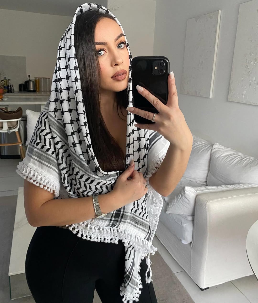 Post 8 by Dina Ali Debernard | STYLIST 🍉 on Instagram (image)