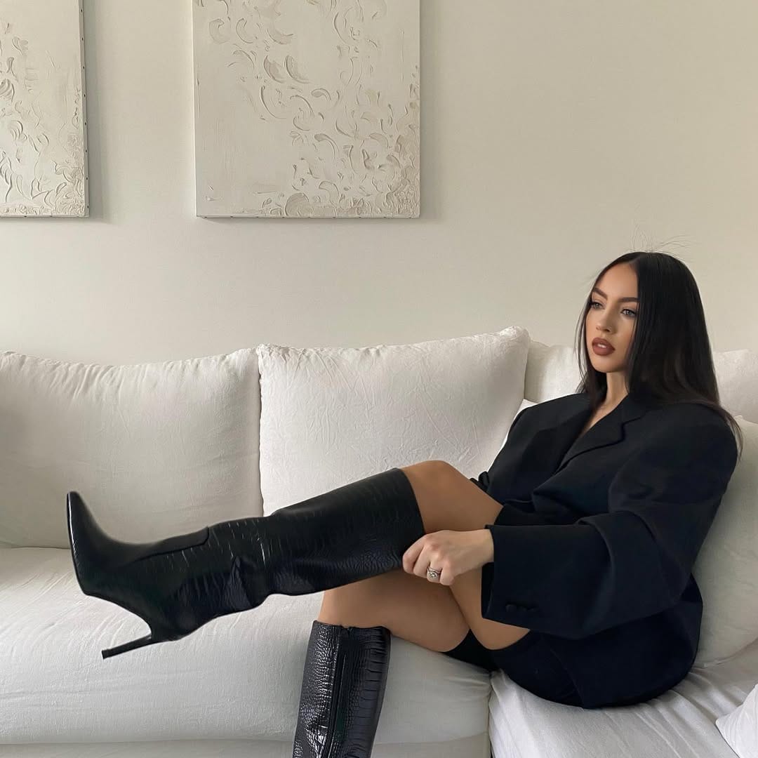 Post 10 by Dina Ali Debernard | STYLIST 🍉 on Instagram (carousel)