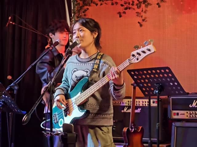 Post 4 by 효 림 / Lim on Instagram (video)