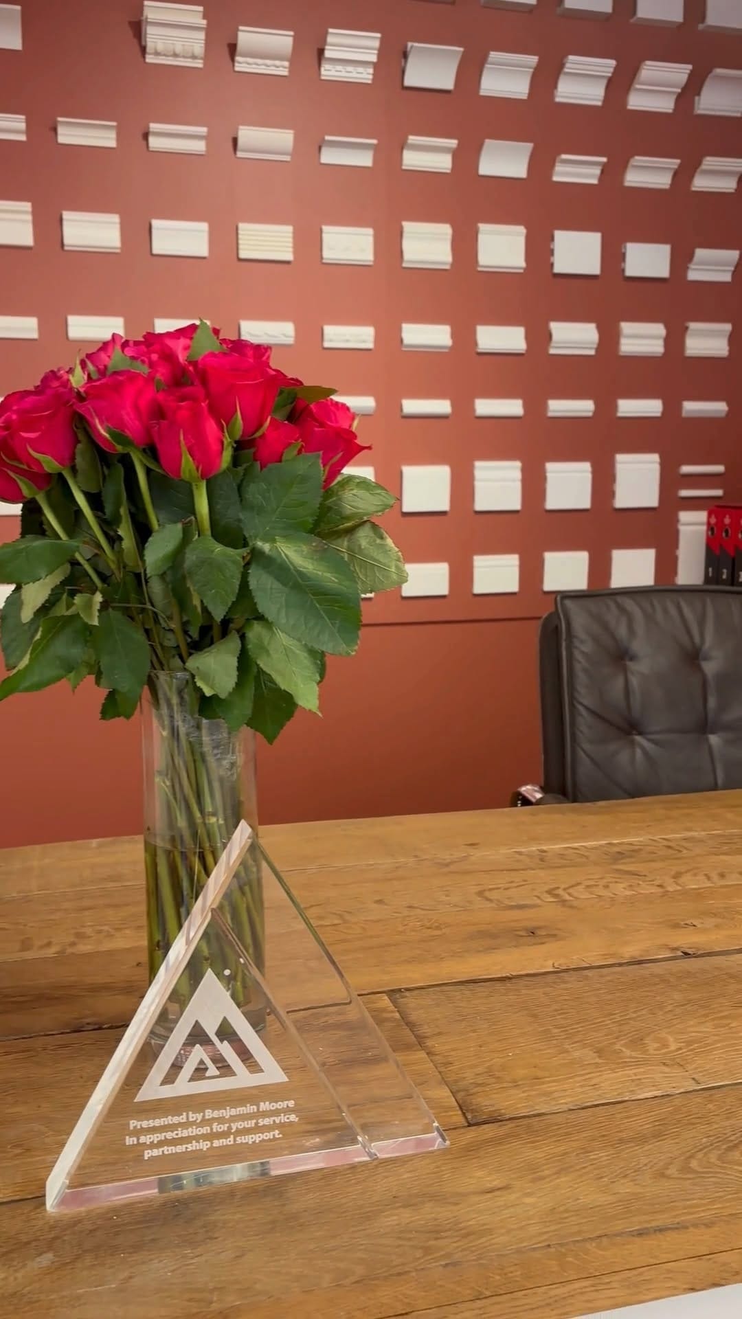 Post 2 by Benjamin Moore France on Instagram (video)