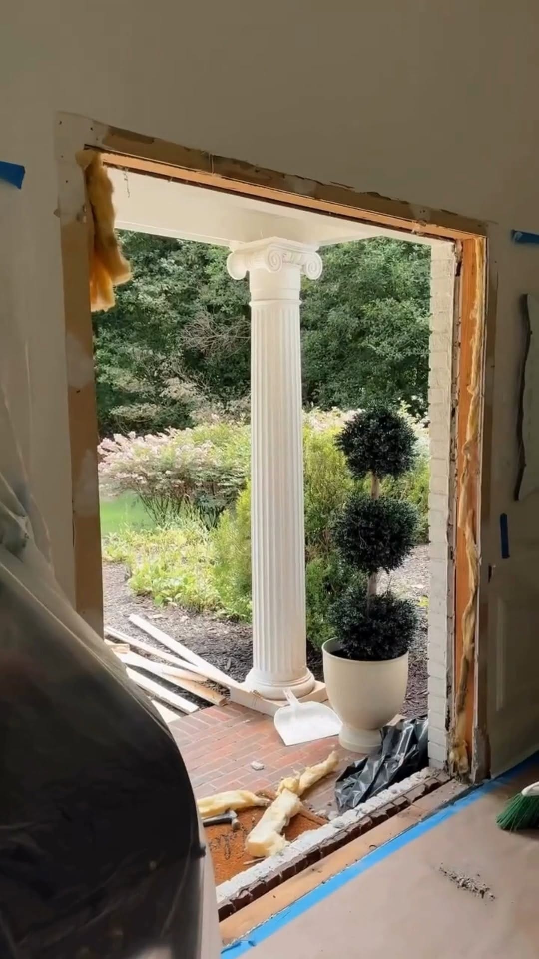 Post 10 by Benjamin Moore France on Instagram (video)