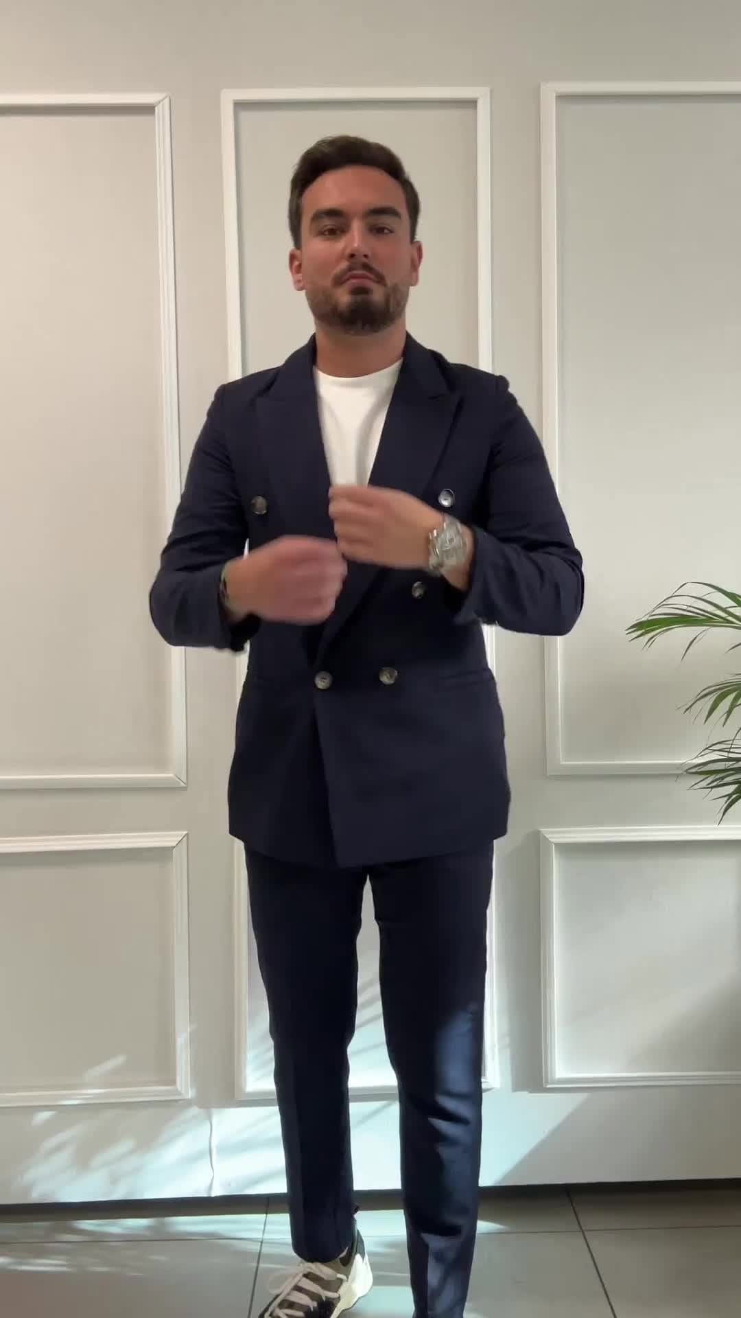 Post 5 by L’Habit de l’Homme on Instagram (video)