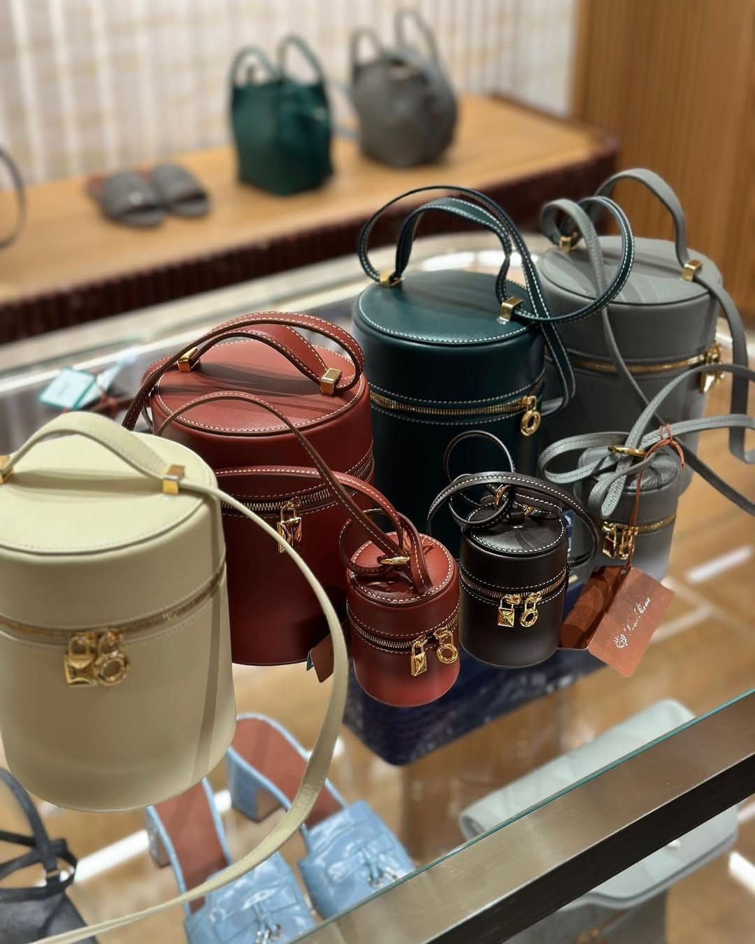 Post 6 by Luxury Personal Shopper By Nour✨ on Instagram (carousel)