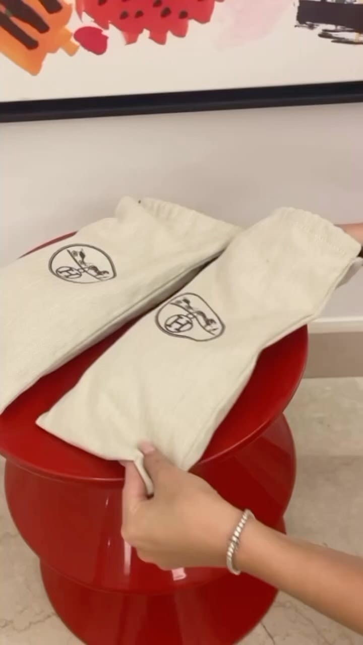 Post 7 by Luxury Personal Shopper By Nour✨ on Instagram (video)