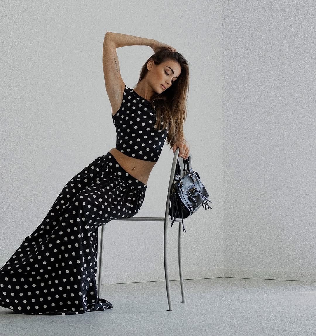 Post 5 by 𝙼𝚎́𝚕 ✽ 𝙼𝚘𝚍𝚎𝚕 | 𝚄𝙶𝙲 𝙲𝚛𝚎𝚊𝚝𝚘𝚛 | 𝙸𝚗𝚏𝚕𝚞𝚎𝚗𝚌𝚎 on Instagram (carousel)