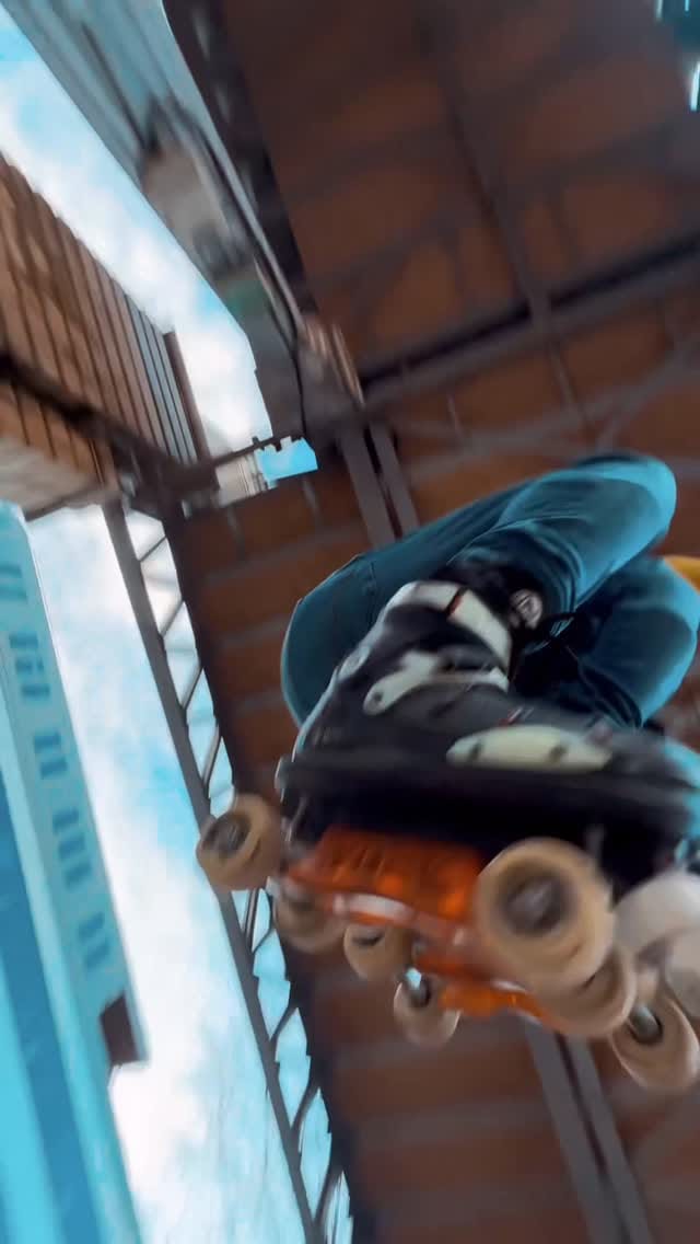 Post 3 by Nomadeshop on Instagram (video)