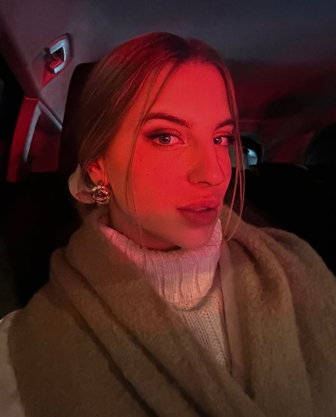 Post 9 by CASSANDRA 🇫🇷🏍️ on Instagram (carousel)