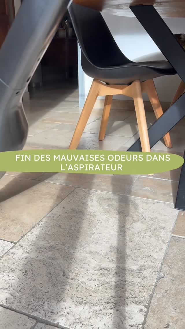 Post 1 by Etamine du lys on Instagram (video)