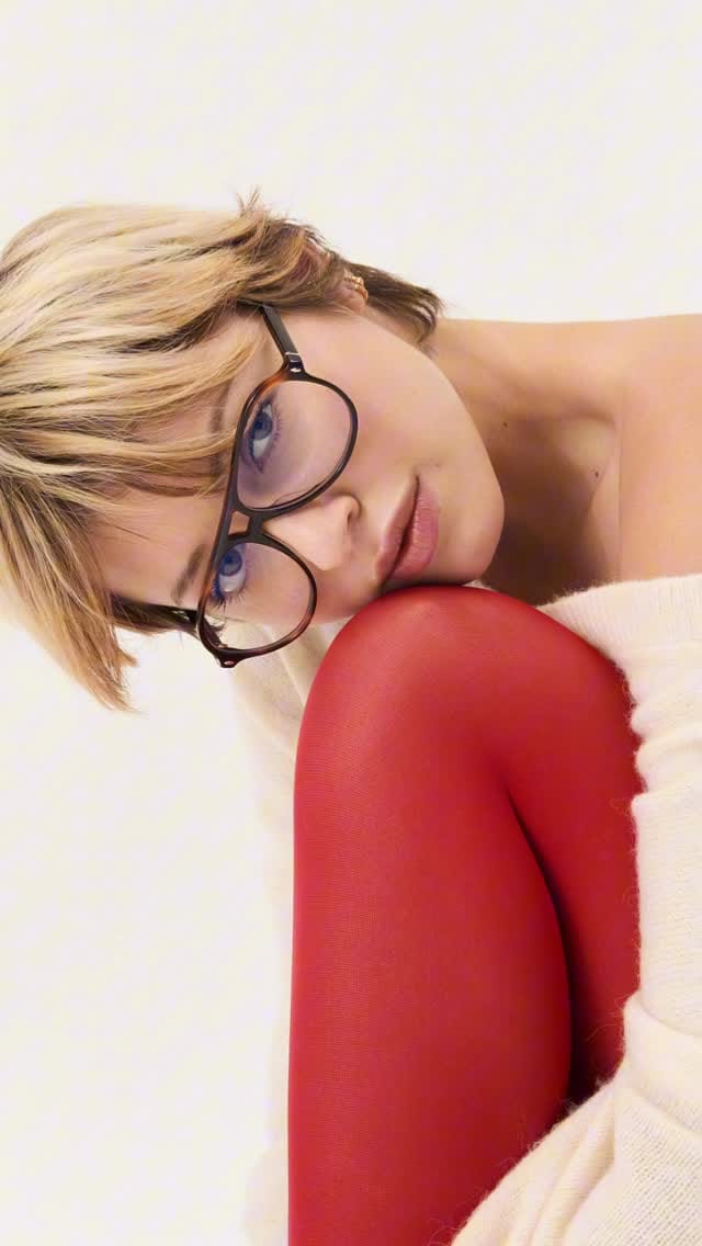 Post 6 by 𝗘𝗹𝗶𝘀𝗲 𝗗𝗲𝗹𝗽𝗼𝗿𝘁𝗲 on Instagram (video)