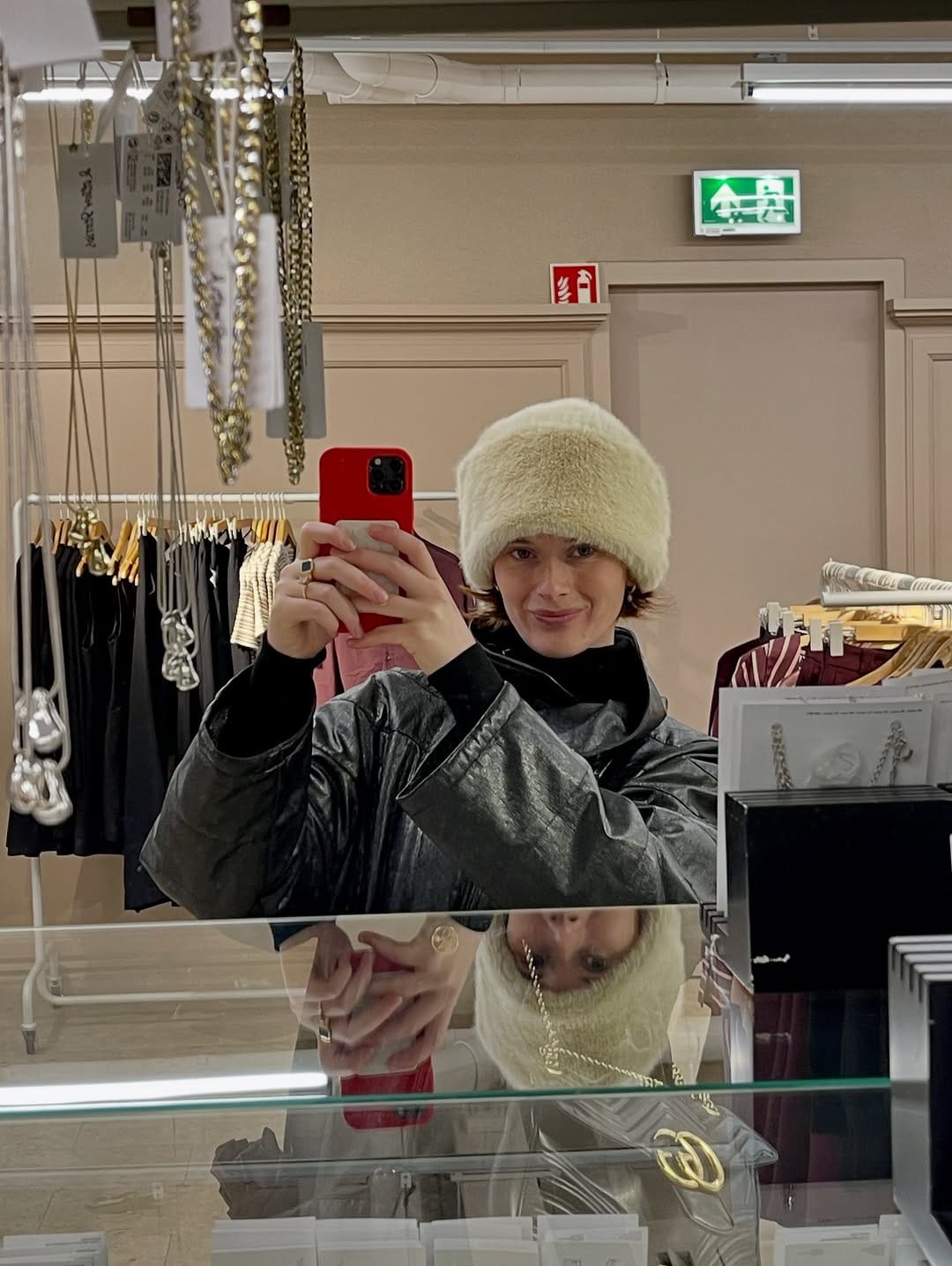 Post 10 by Fabienne Dobbe on Instagram (carousel)