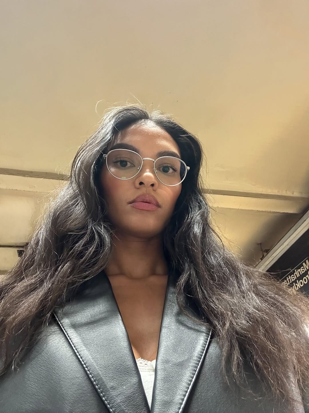 Post 6 by Vanessa on Instagram (carousel)