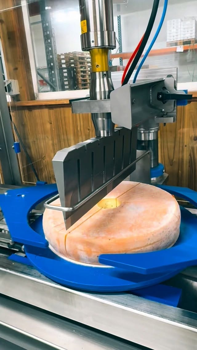 Post 8 by Rodolphe Le Meunier on Instagram (video)