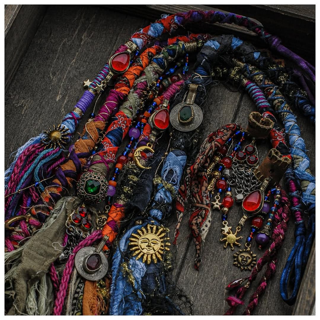 Post 3 by LunaHairwraps on Instagram (carousel)
