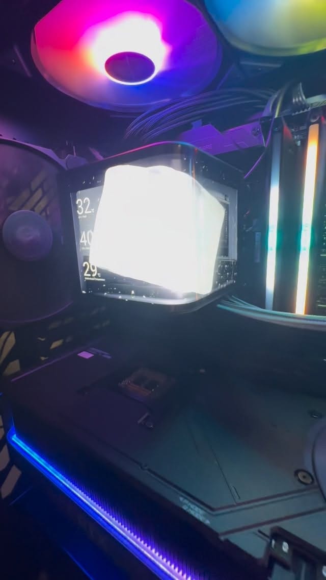 Post 6 by CYBERTEK Concept Store on Instagram (video)