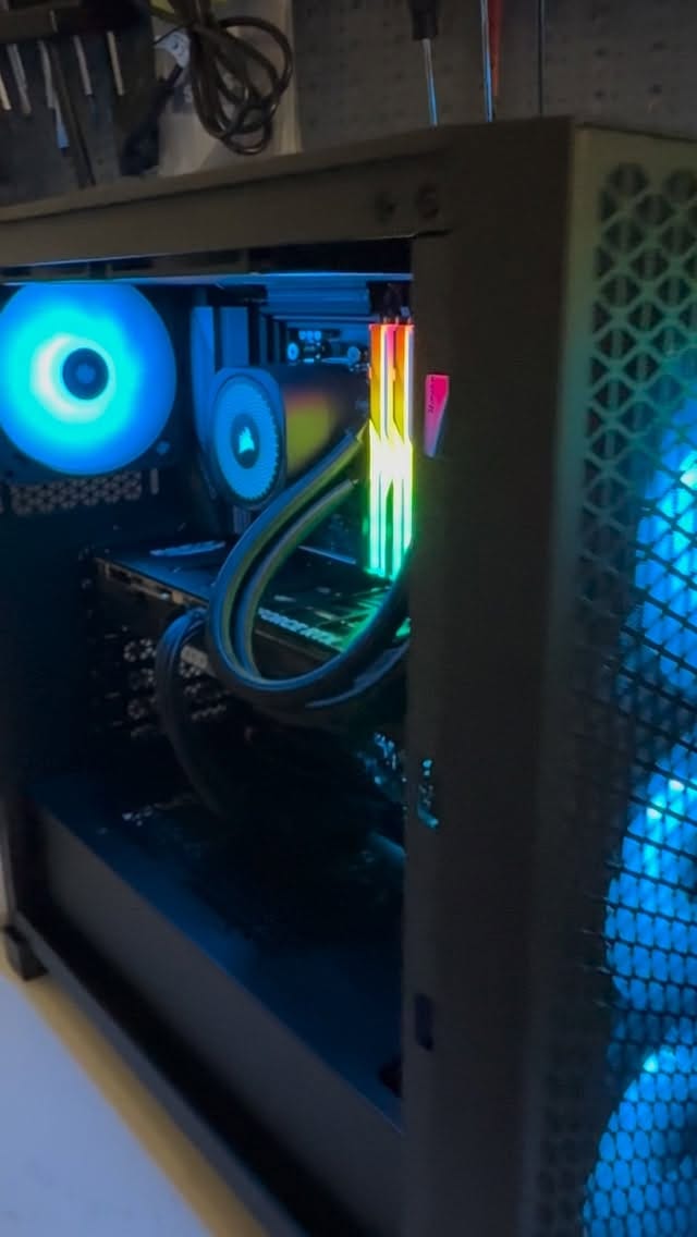 Post 4 by CYBERTEK Concept Store on Instagram (video)