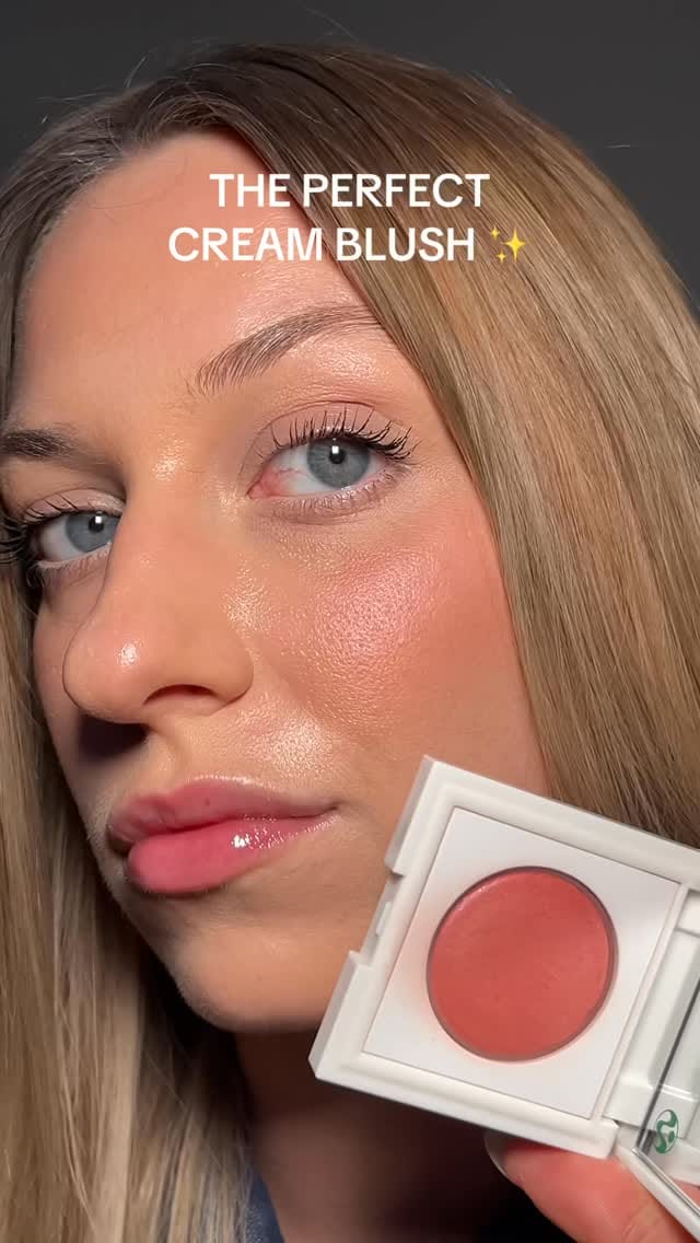 Post 9 by Agathe on Instagram (video)