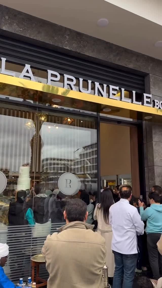 Post 7 by La Prunelle Pâtisserie on Instagram (video)