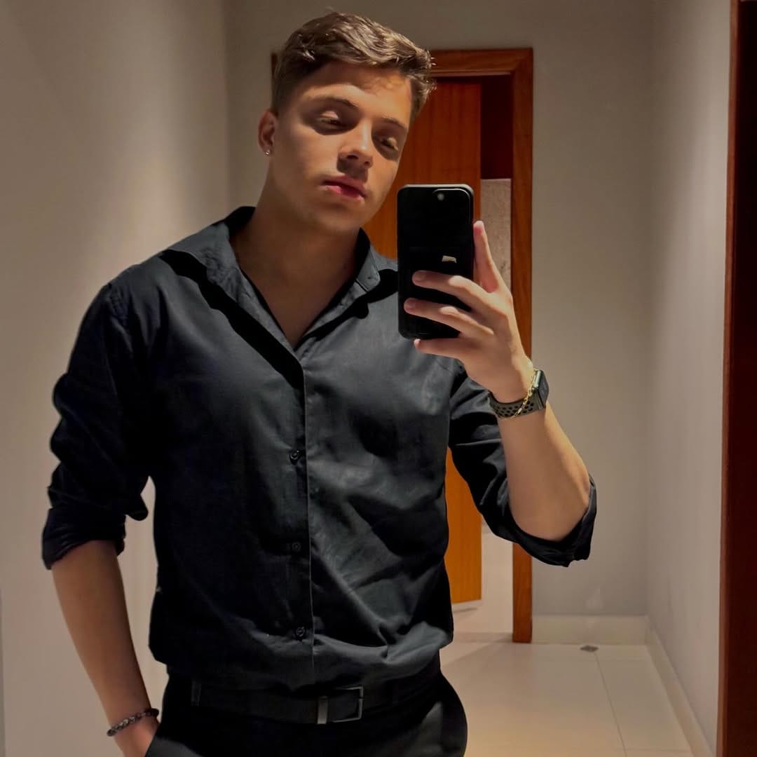 Post 5 by Lucas Leite Cetraro on Instagram (carousel)