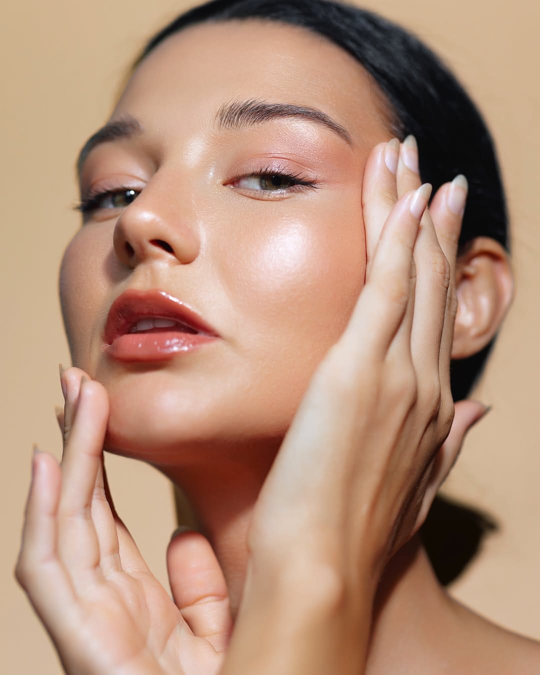 Post 3 by UNIQUE COSMETICS on Instagram (image)