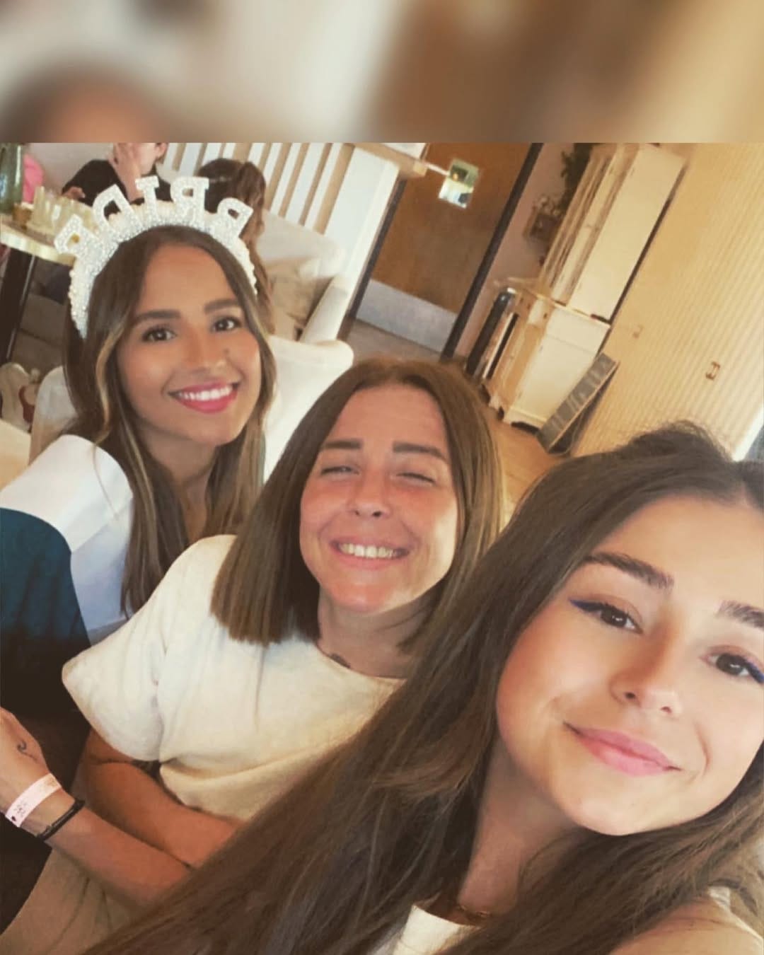 Post 10 by Maria Berenice on Instagram (carousel)