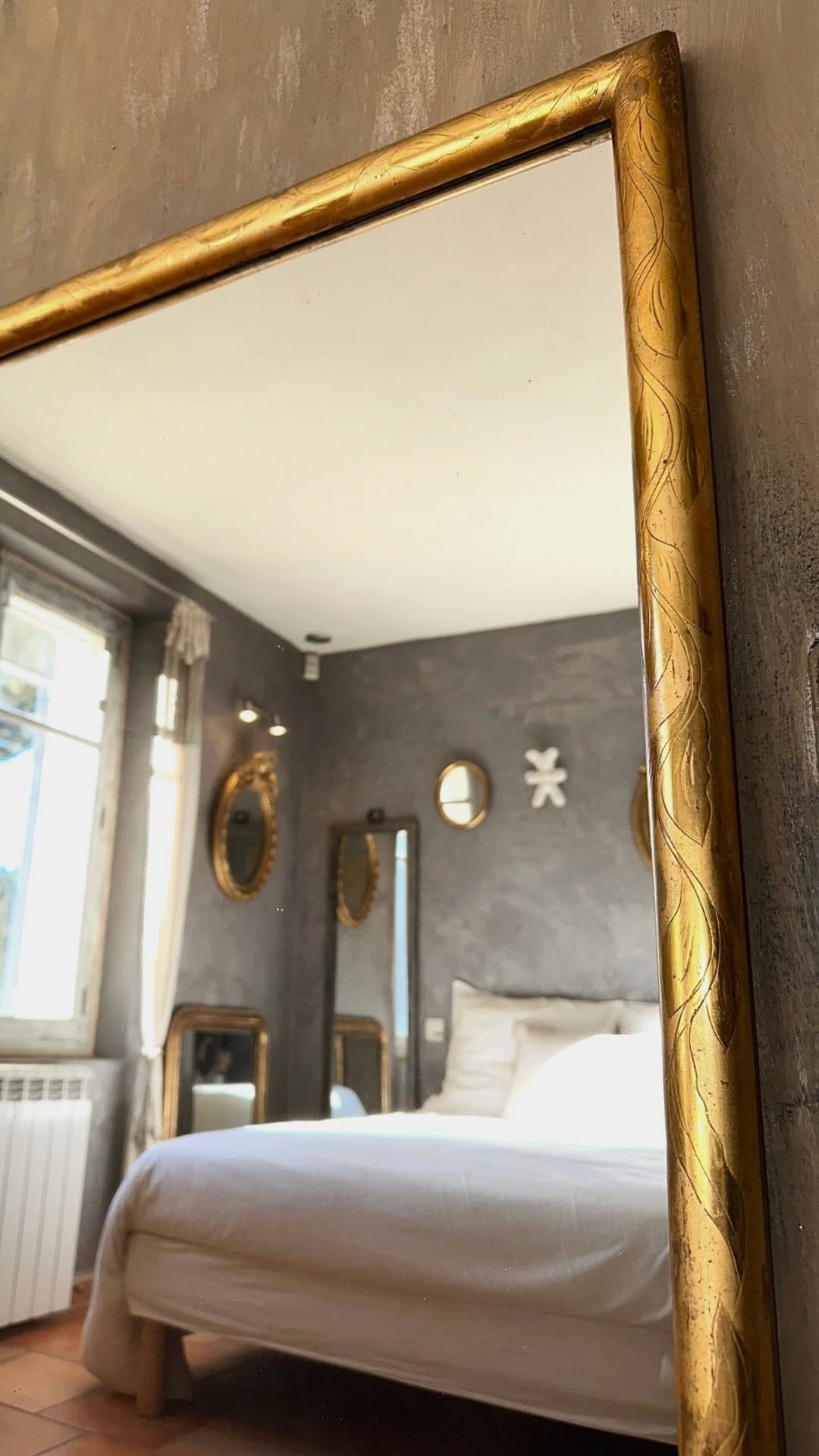Post 10 by Laura | L’art et la manière brocante on Instagram (video)