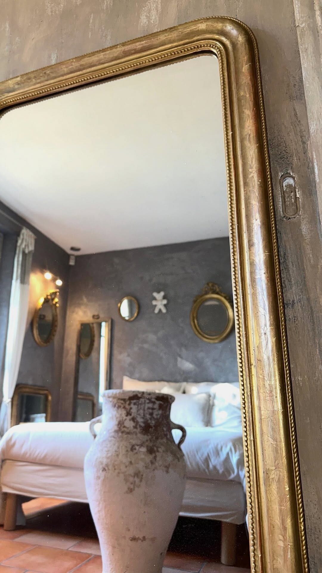 Post 6 by Laura | L’art et la manière brocante on Instagram (video)