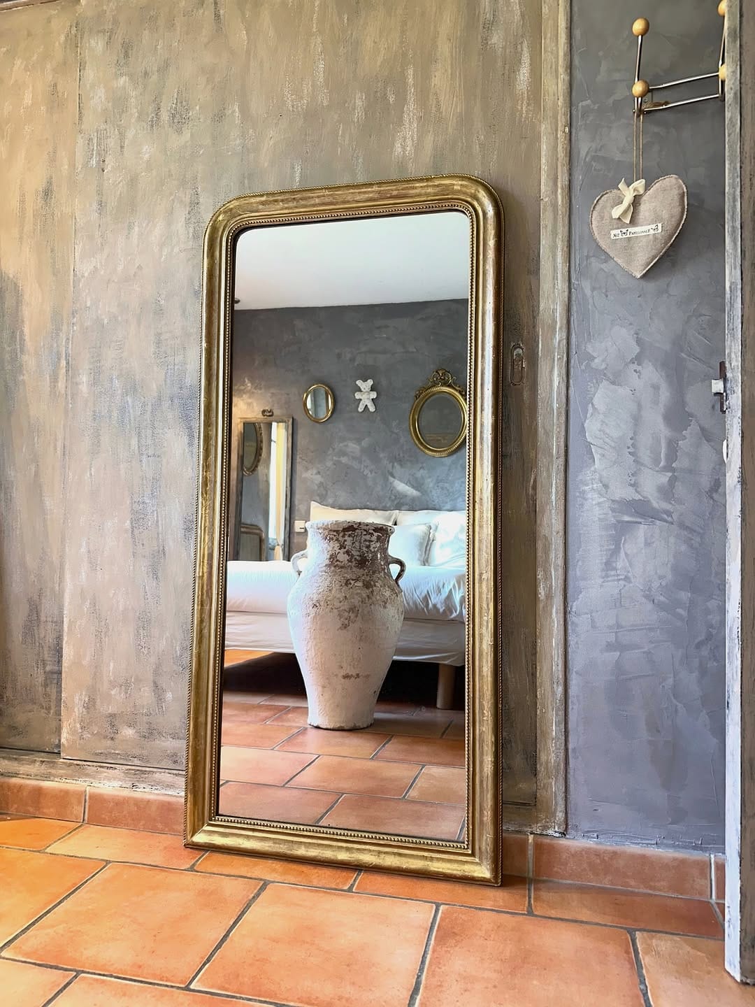 Post 7 by Laura | L’art et la manière brocante on Instagram (image)