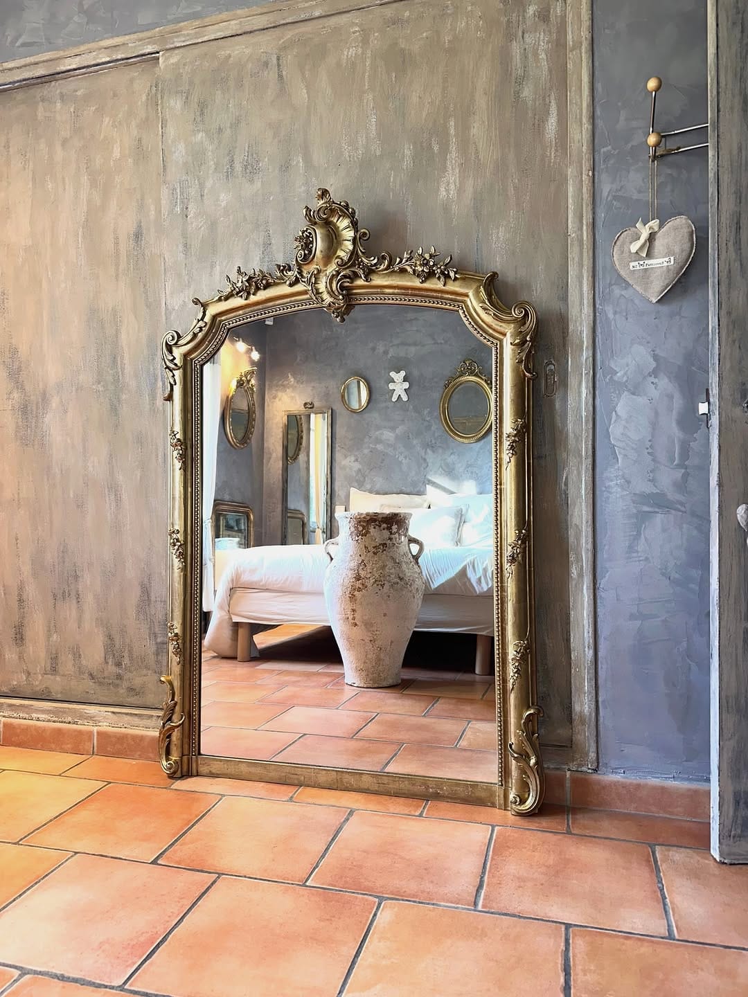 Post 9 by Laura | L’art et la manière brocante on Instagram (image)