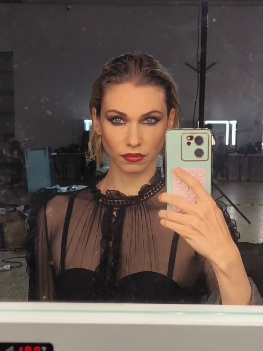 Post 4 by 𝗦𝗮𝗿𝗮𝗵 𝗘𝗯𝘀𝘁𝗲𝗶𝗻 𝗹 𝗠𝗮𝗻𝗻𝗲𝗾𝘂𝗶𝗻  ★ on Instagram (carousel)