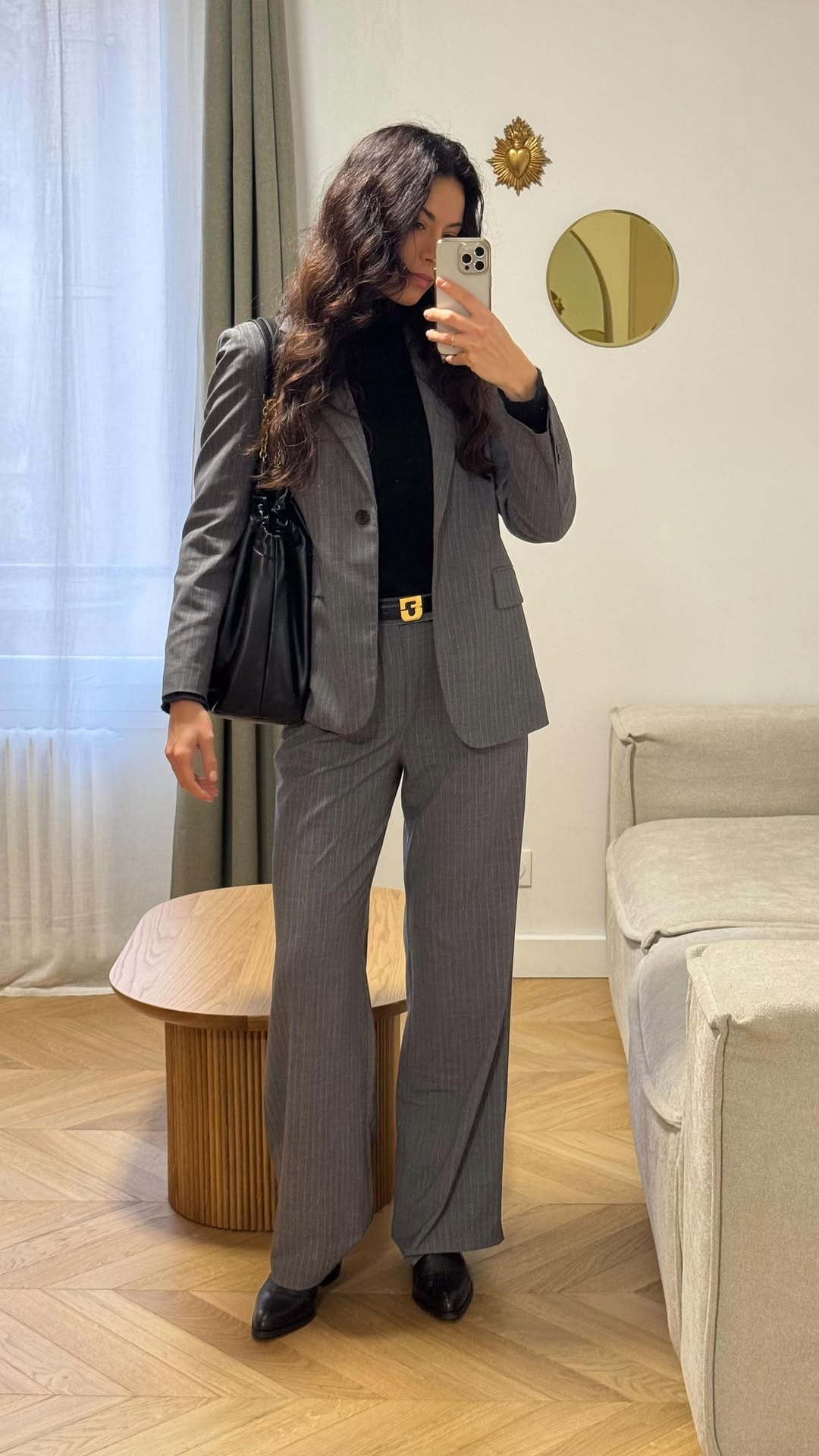 Post 2 by Caroline Podlewski - Mannequin Paris on Instagram (video)