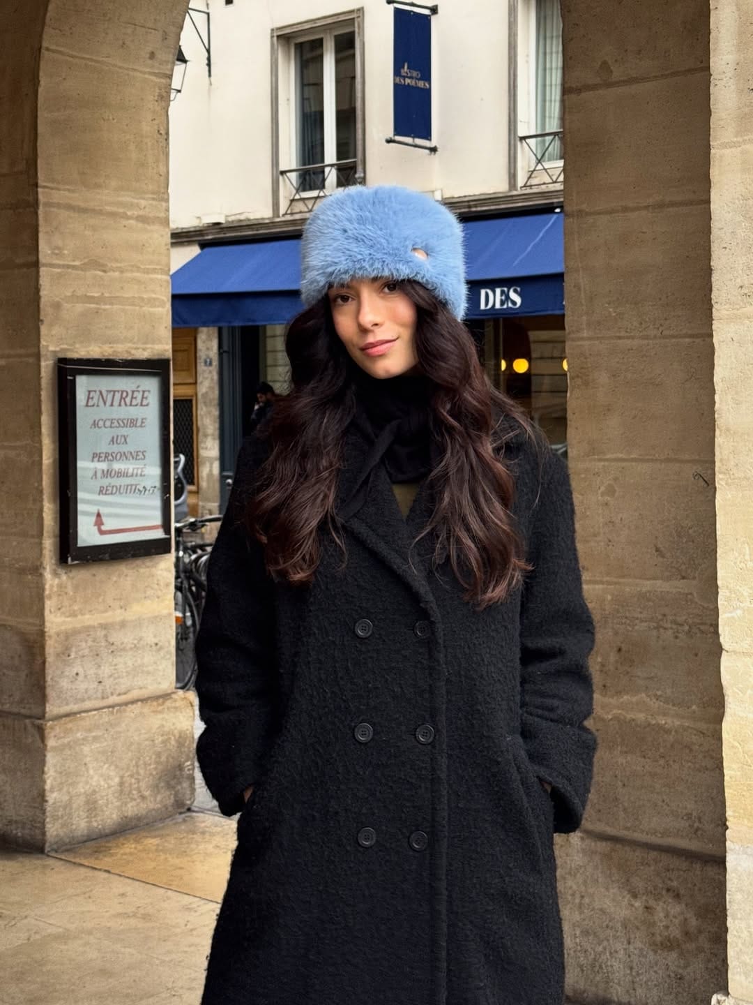 Post 6 by Caroline Podlewski - Mannequin Paris on Instagram (carousel)